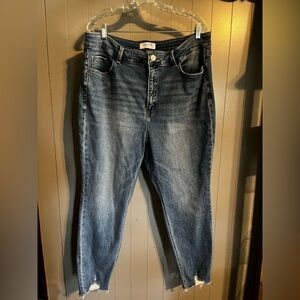 Lovervet medium wash straight ankle jeans - like new